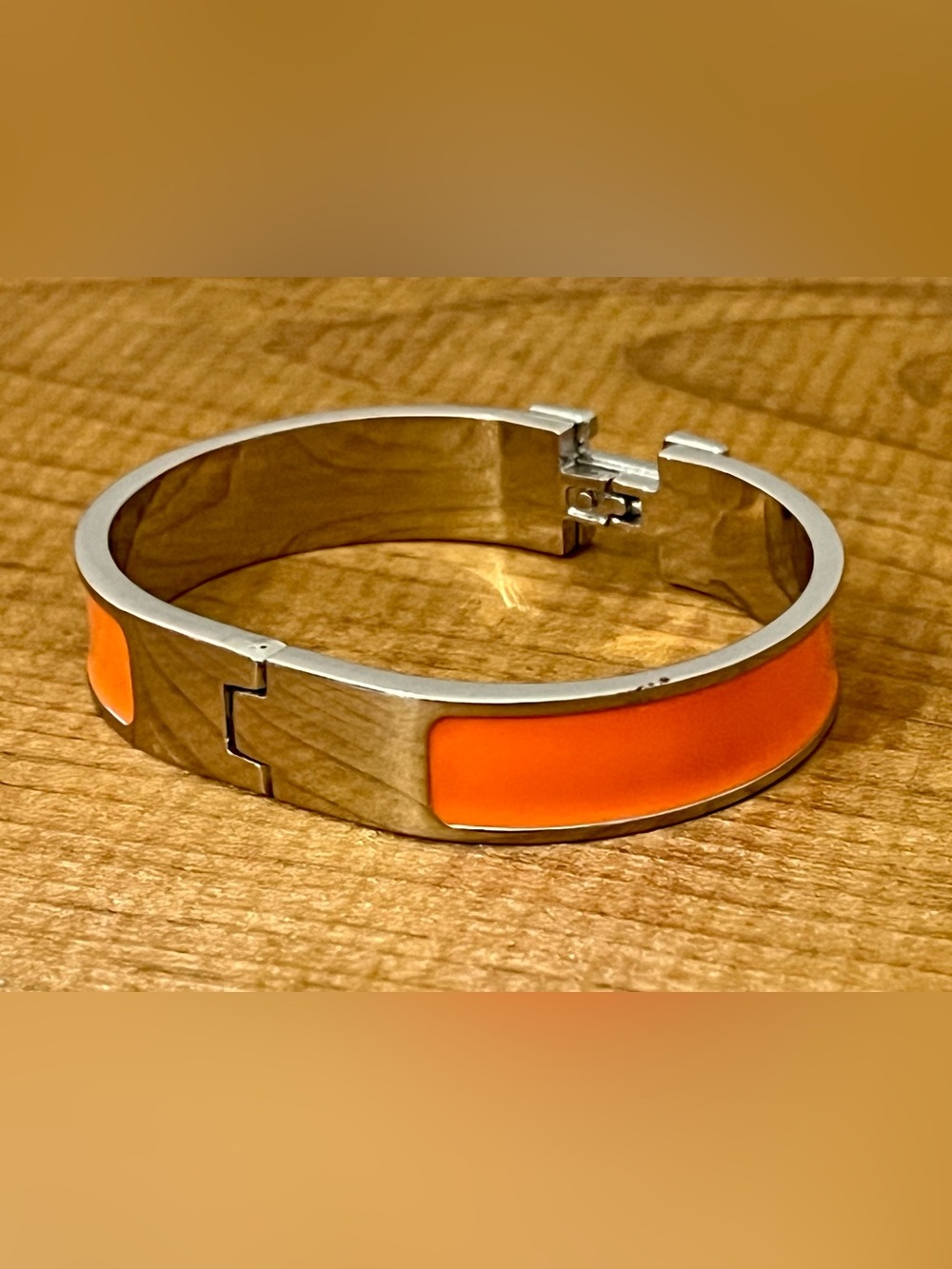 Silver & Orange H Bangle Click Bracelet Costume Jewelry High End Look - Picture 10 of 13